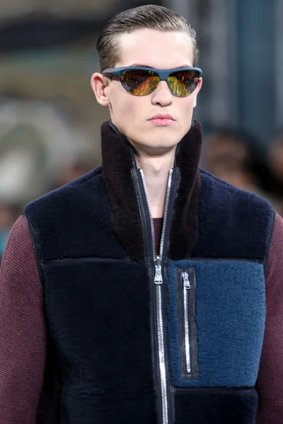Look 46